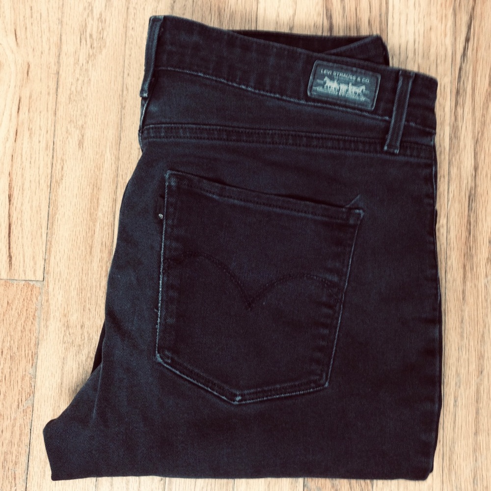 Levi Strauss & CO color black or charcoal-size 8/29